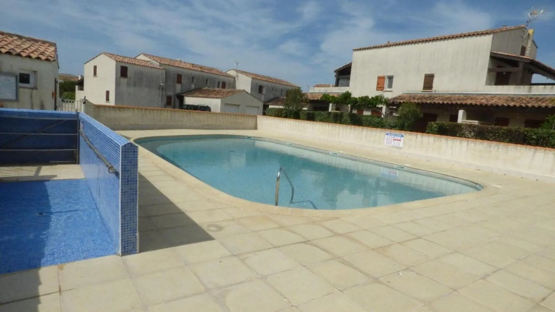 Appartement 4 Pers Aux Saintes-Maries-De-La-Mer Avec Cour Et Parking - Fr-1-475-150